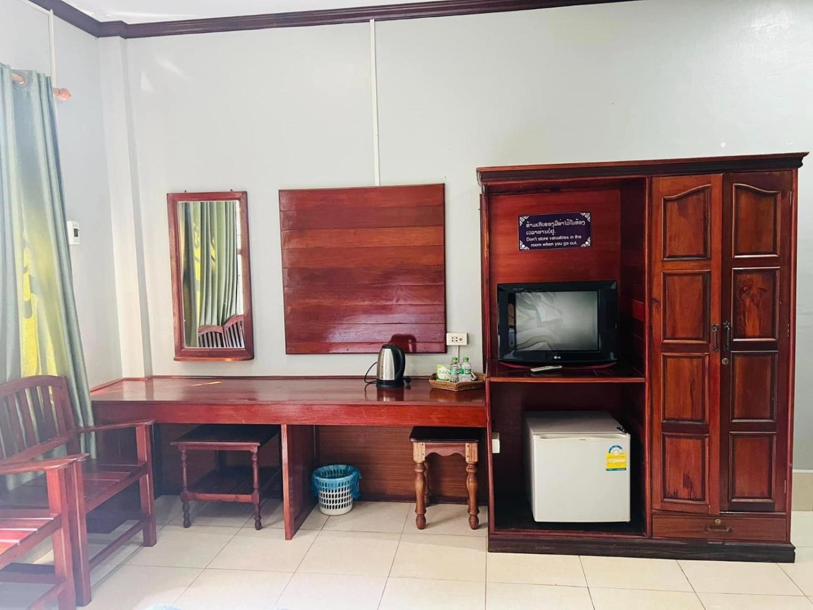 Khampaseuth Hotel Vang Vieng Εξωτερικό φωτογραφία